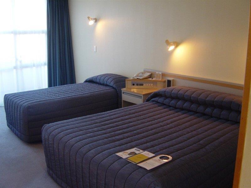 Naumi Auckland Airport Hotel Bagian luar foto